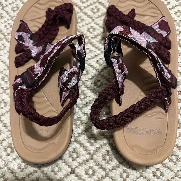 MEGNYA Burgundy and Pink Athletic Sandals - Image 3