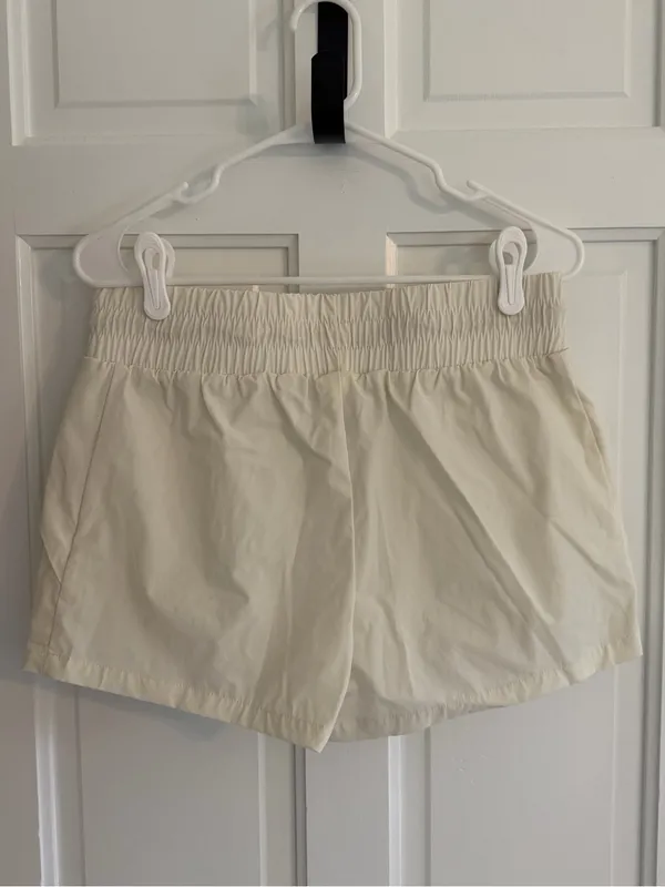 Avalanche Women’s Medium‎ Cream Hiking Shorts Nylon Stretch Pull On Outdoor - Image 5