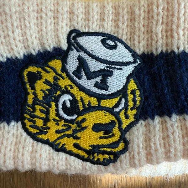 Valiant Univeristy of Michigan Wolverines Cuffed Knit Beanie Winter Hat Unisex - Image 5