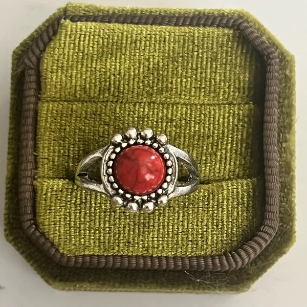 Boho/Design Red Turquoise Stainless Steel Silver Detailing Ring Size 7 - Image 2