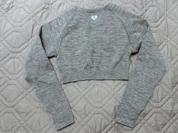 Women’s Best Seamless Long Sleeve Crop Top - Image 2