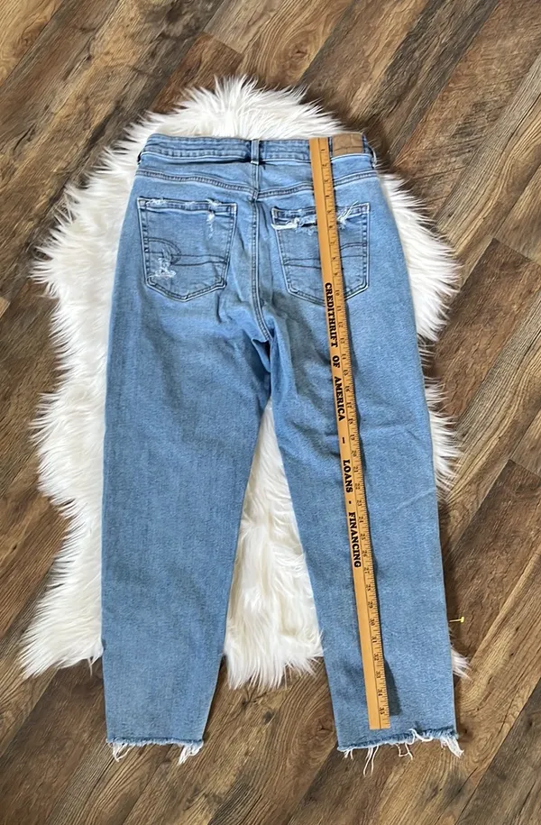 American Eagle Strigid Distressed Jeans size 8 - Image 6
