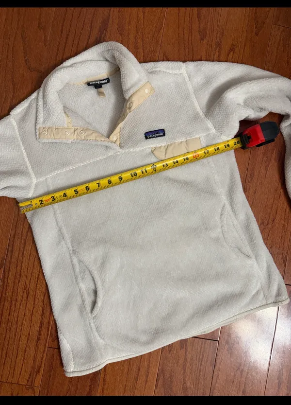 Patagonia Oatmeal Pullover Snap Fleece - size Large. ***refer to measurements for size. Gently Warn and excellent condition. Measurements approximately from armpit to armpit 19.5” not fully stretched out x 25” long. Non-smoking home. Priced at as is condition. Don’t like my price make a reasonable offer! And thank you for checking my closet! - Image 7