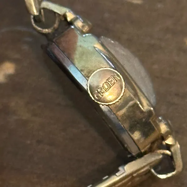 Vintage Gruen Precision 17 Jewels Swiss gold tone watch - Image 5