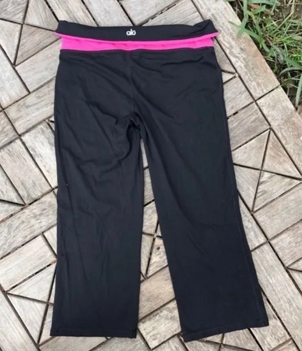 alo Black Cropped Leggings Size M - Image 7