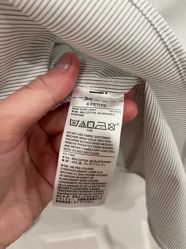 Banana Republic Button Down - Image 7