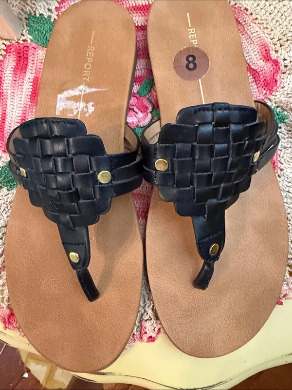 🩴🩴🩴3for 12$🩴🩴🩴Black Woven Thong Sandals - Women's Size 8 - Image 2