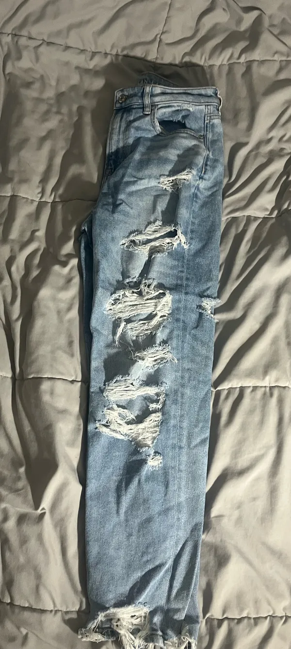 American Eagle Stretch Ripped Mom Jean - Image 4