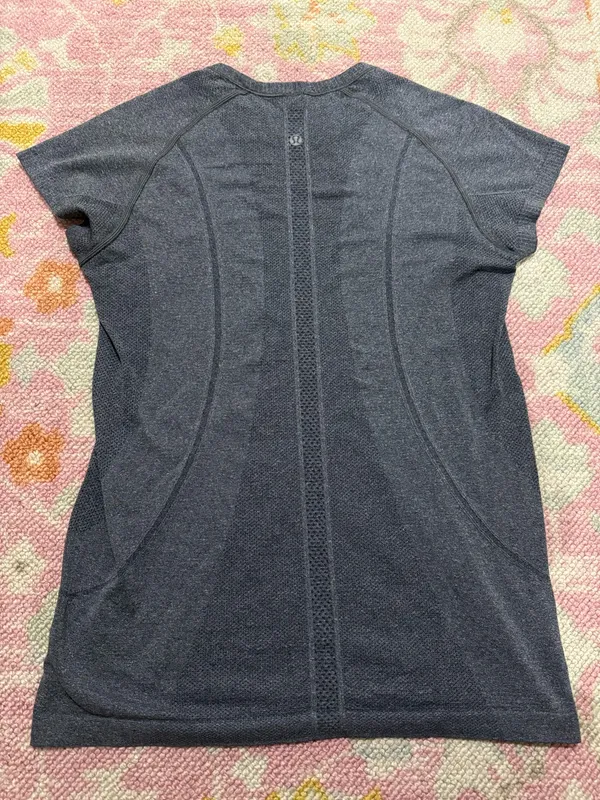 Lululemon Swiftly Tech Short Sleeve - Image 3