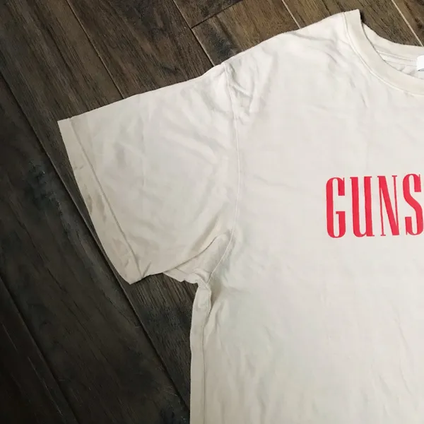 Daydreamer Guns N Roses Band Graphic Tee Shirt - Image 4