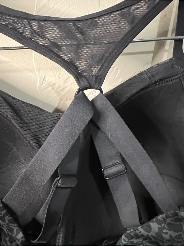 Under Armour Black Gray Abstract Print Fitted Athletic Sports Bra Strappy - Image 6