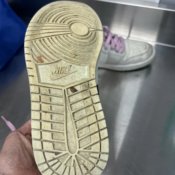 Nike air Jordan 1 low woman’s 7 SE Barely Green - Image 6