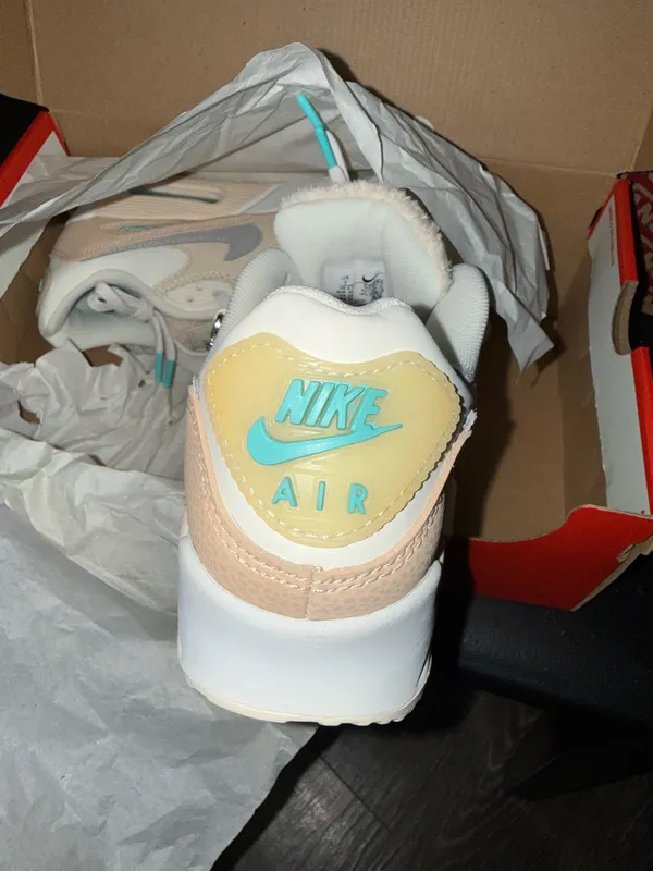 Nike Women’s Air Max 90 Shoes - Image 3