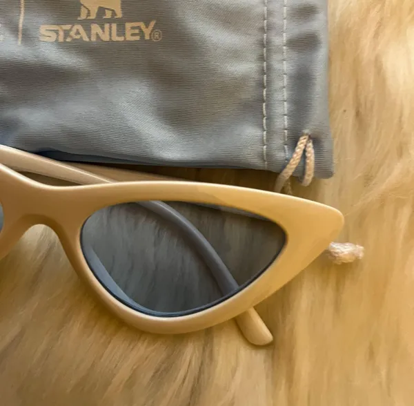 Barbie x Stanley Sunglasses White - Image 3