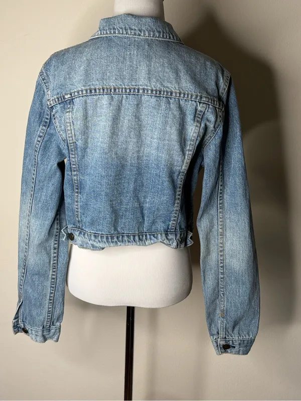 Cremieux Cropped Medium Wash Denim Jacket - Image 6