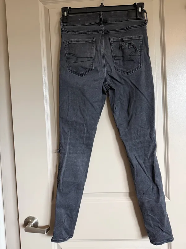 American Eagle Skinny Jeans Ripped - Image 3