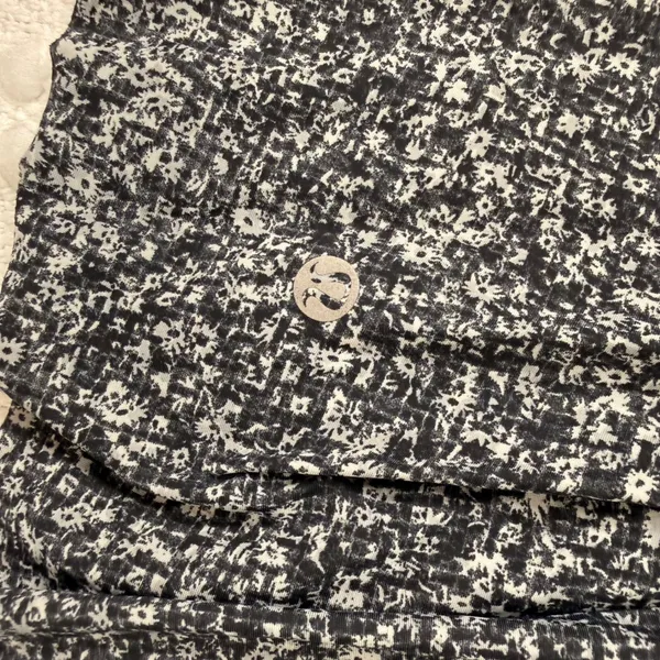 Lululemon Pace Rival Skirt Black White Pixelated Print Athletic Skort Size 6 - Image 3