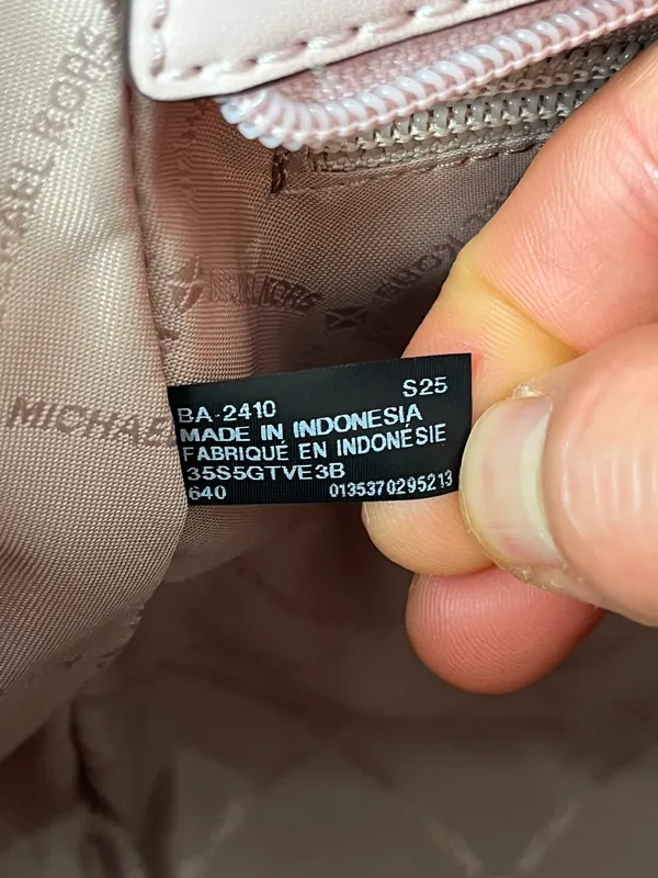 Michael Kors Purse - Image 12