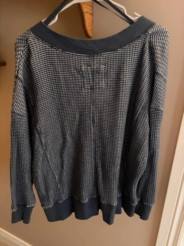 American Eagle Outfitters XS Sweater Oversized V-Neck - Image 3