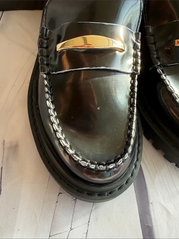 BCBGeneration Laney Loafer with Gold Accent Black Size 5 - Image 15