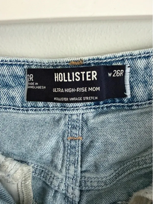 Hollister Ultra High Rise Mom Jeans 26R Light Wash Distressed - Image 2