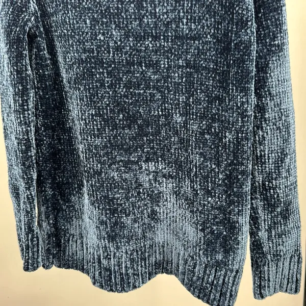 Orvis Women's Deep Blue Crew Neck chenille Sweater L soft winter cozy outdoors - Image 6