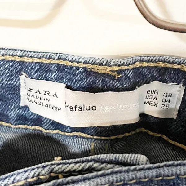 Zara Size 4 Medium Wash Frayed Denim Cut Off Jean‎ Shorts - Image 3
