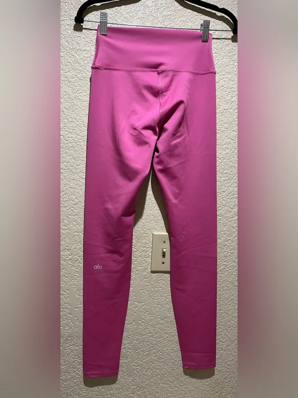 Alo Yoga Airlift High Waist Pink Leggings Size M - Image 4