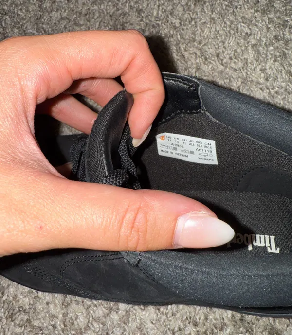 Black Size 9.5 - Image 6