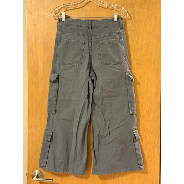 H&M Divided Gray Wide Leg‎ Cargo Pants Cropped Ankle Women's Size 2 - Image 2