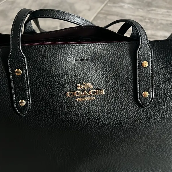 Coach Town Tote in Black with Gold Tone, Auth Code #C2091-72673 EXCELLENT! $280 - Image 4