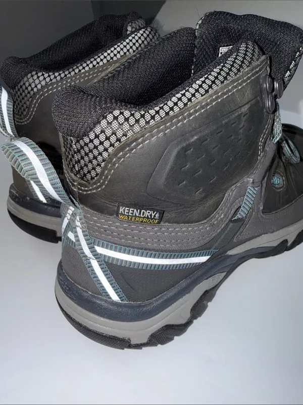 Keen Kids Gray and Black Trail Boots - Image 8