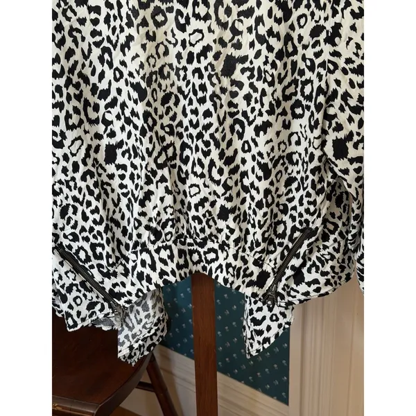 maurices Women's L Black White Animal Print 3/4 Sleeve Pullover Blouse - Image 3