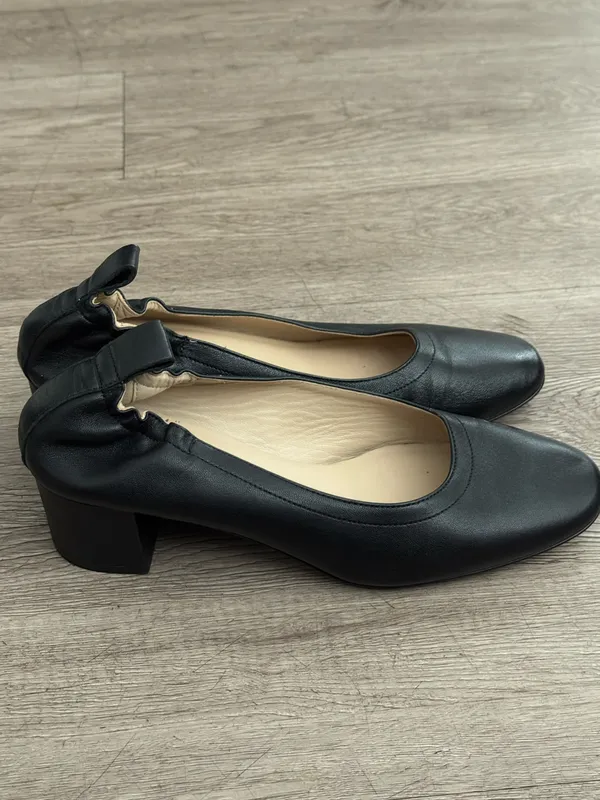 Everlane The Day Heels in Narrow Fit - Image 4