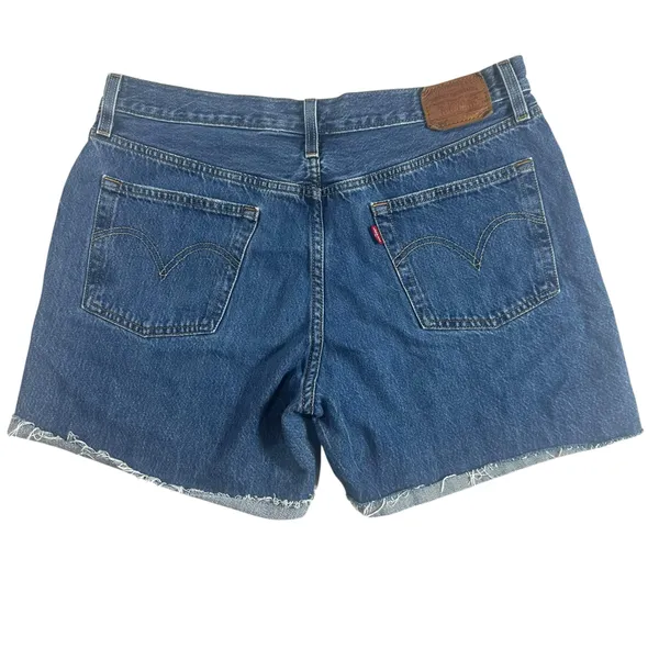 Levi’s Premium Medium Wash Cut Off Raw Hem Women’s Denim Jean Shorts Size W32 - Image 2