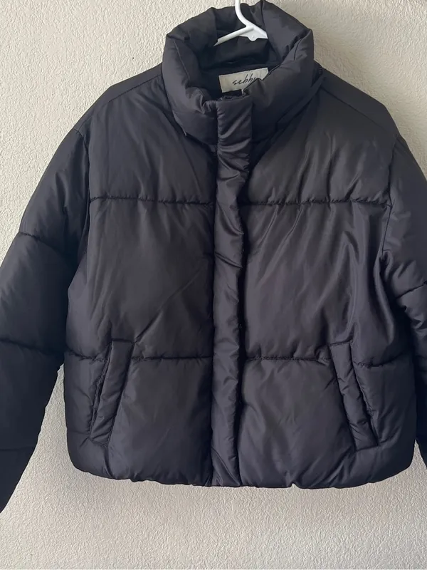 Sebby Women’s Black Cropped Oversized Puffer Jacket Size L - Image 2
