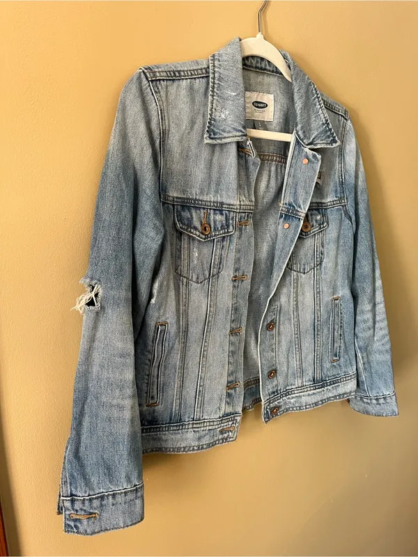 Old Navy Light Blue Distressed Denim Jacket - Image 3