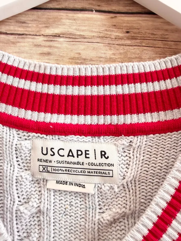 USCAPE Sweater Vest Women’s Size XL Gray Red Belmont University Cable Knit NWT - Image 4