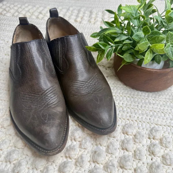 FRYE Women's 9 Billy Western Slip On Boot Shootie Leather Taupe Brown - Image 3
