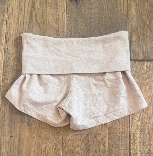 Brandy Melville Priscilla Shorts  - Image 3