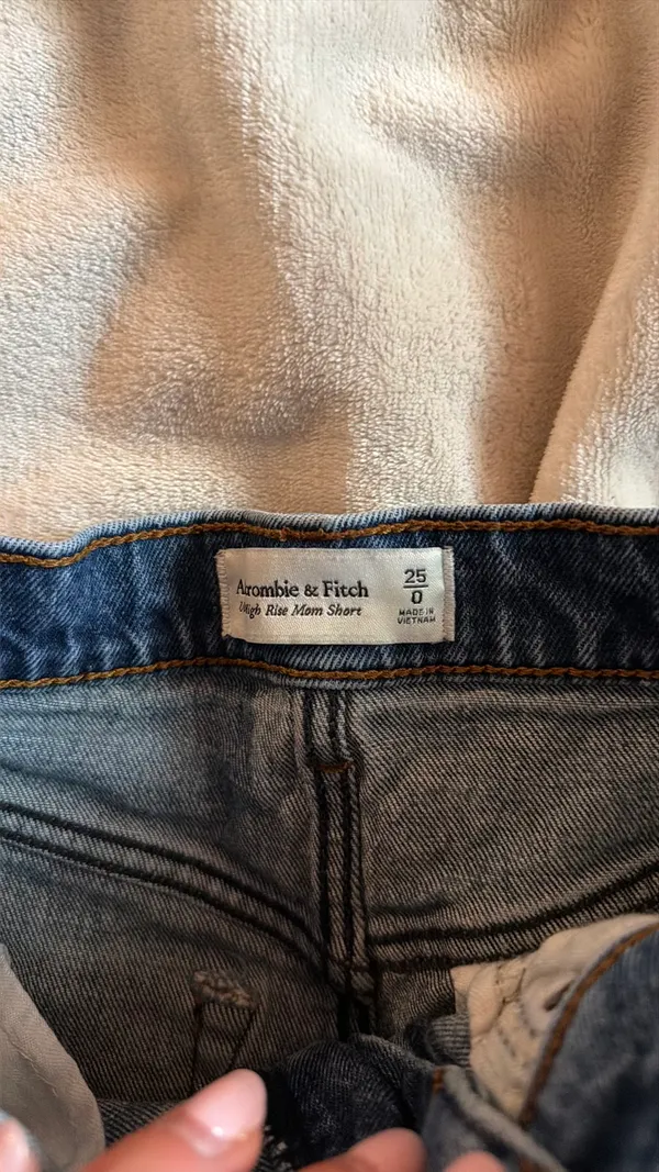 Abercrombie High-Rise Mom Shorts - Image 2