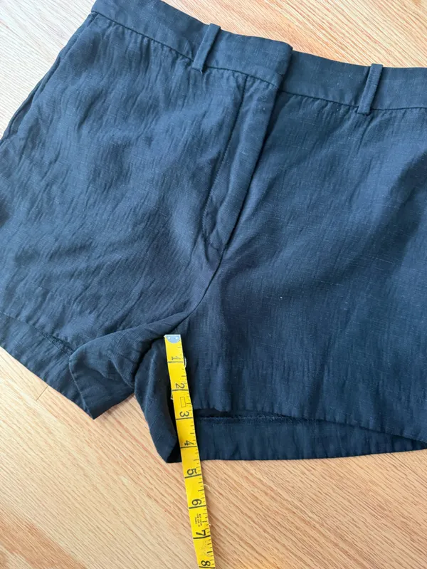 Babaton Aritzia Black Linen Blend Tailored Shorts Size 4 - Image 6