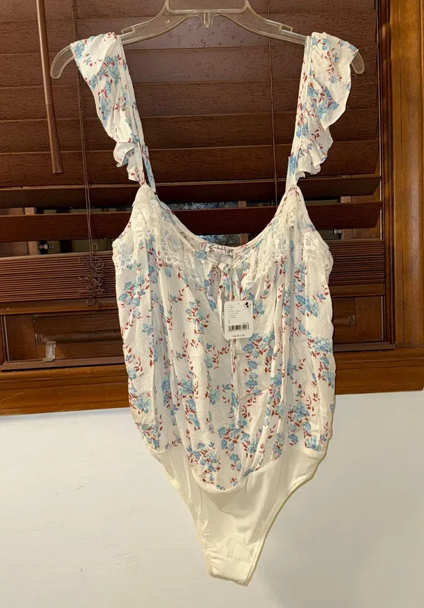 NWT $68 Free People Ivory Combo Take It Away Floral Tie-Front Lace Bodysuit S - Image 4