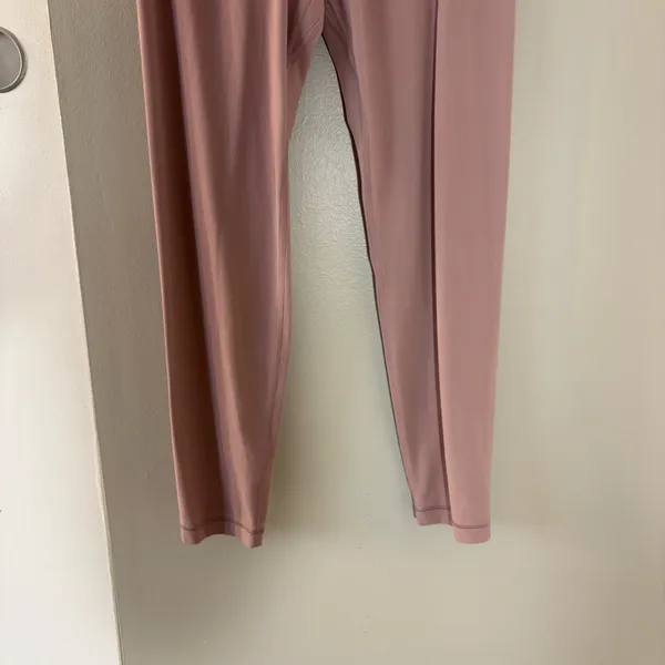 Aritzia Golden Butter Cheeky Infinite High Rise Leggings Pink Size 8 - Medium - Image 2