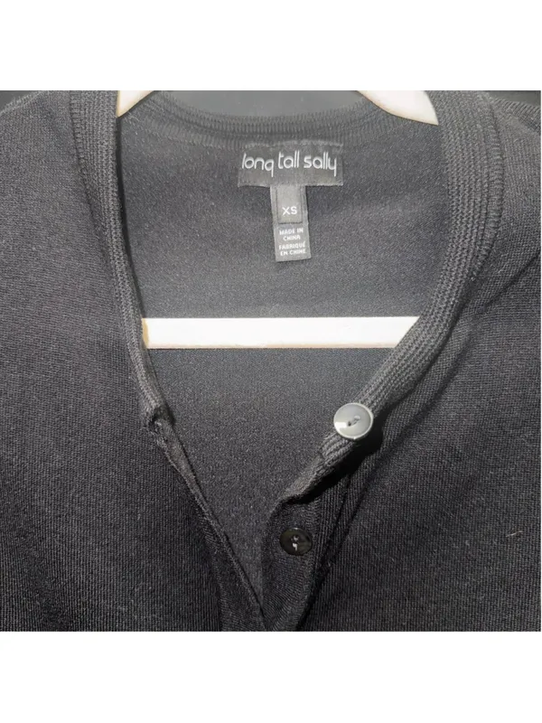 NWOT Black-Grey cardigan with a relaxed fit #greycardigan #blackcardigan - Image 4