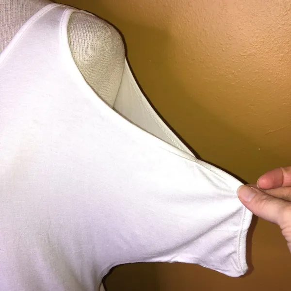 White Shirt Cold Shoulder Lightweight Top New S - Image 3