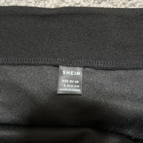 SHEIN Black Bodycon Mini Skirt with Button Accents - Image 4