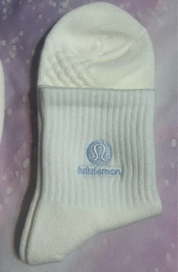 Lululemon Socks quarter crew - Image 5