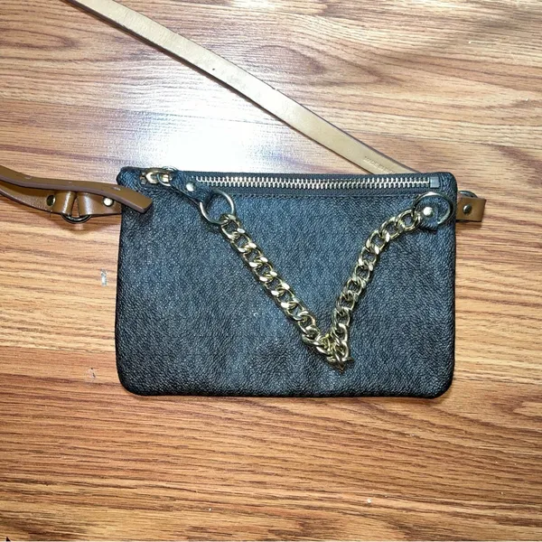 Michael Kors wristlet signature logo brown chain - Image 2