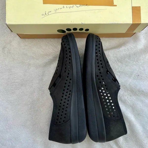 Spring Step Suede Cutout Breathable Wedges Size 8.5 - Image 2